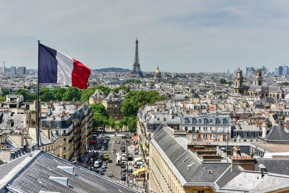 Obtaining French Residence Permit for Foreigners