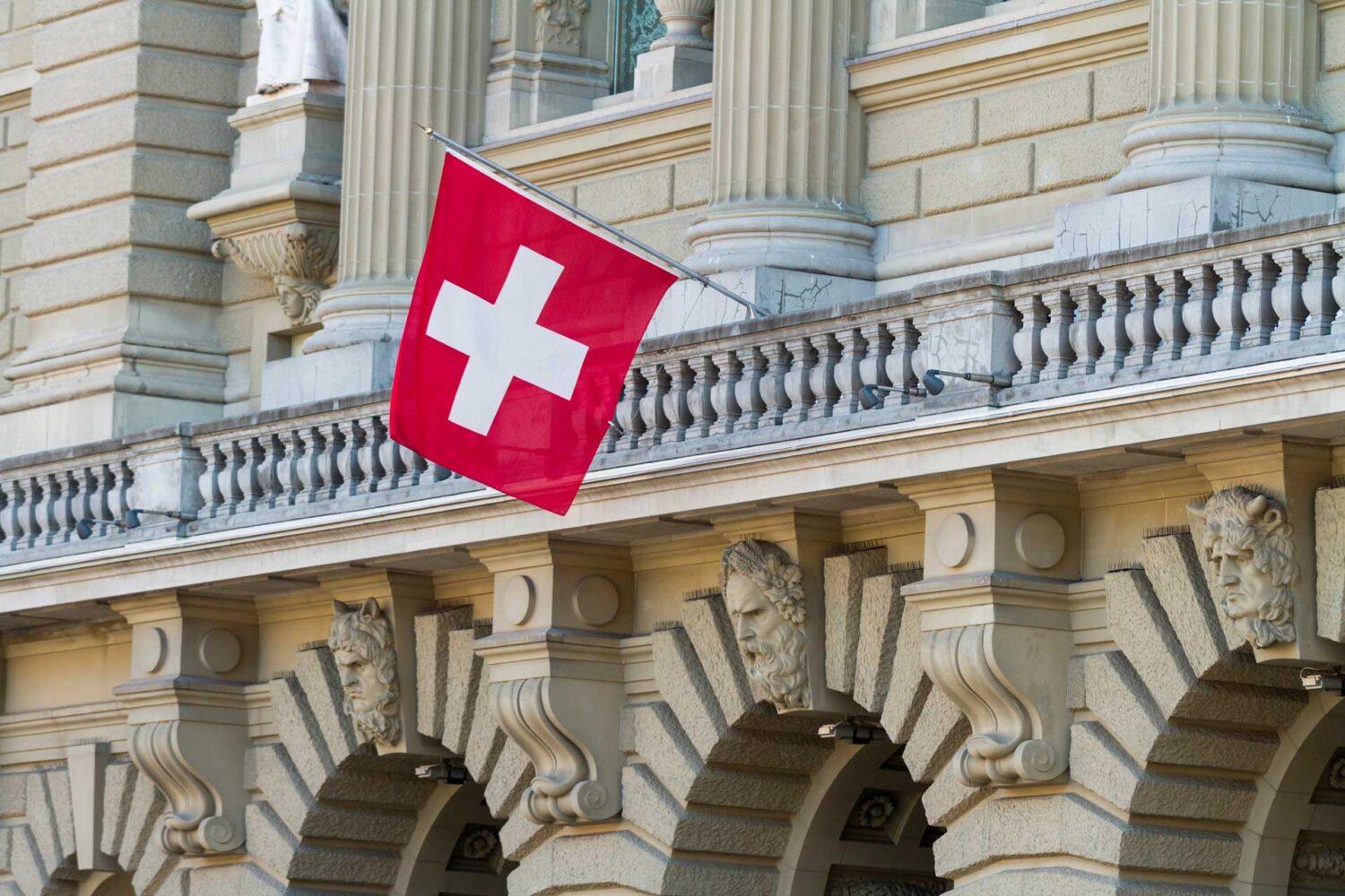 Switzerland retained its quota system for the employment of qualified specialists